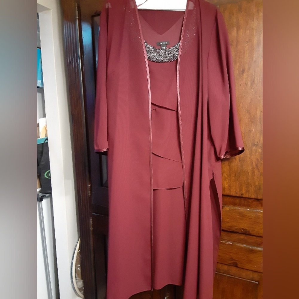 Three piece pantsuit - Picture 7 of 7